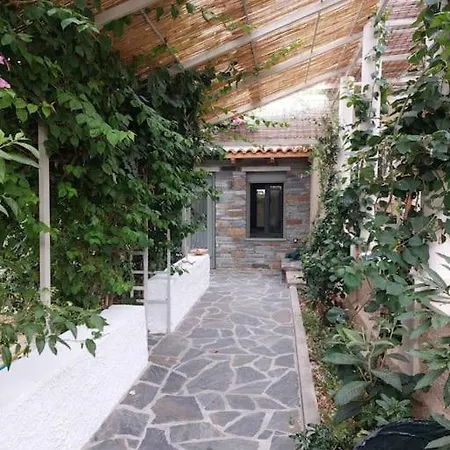 Το Μικρό Σπίτι Στον Κήπο Apartment Karystos  Exterior photo