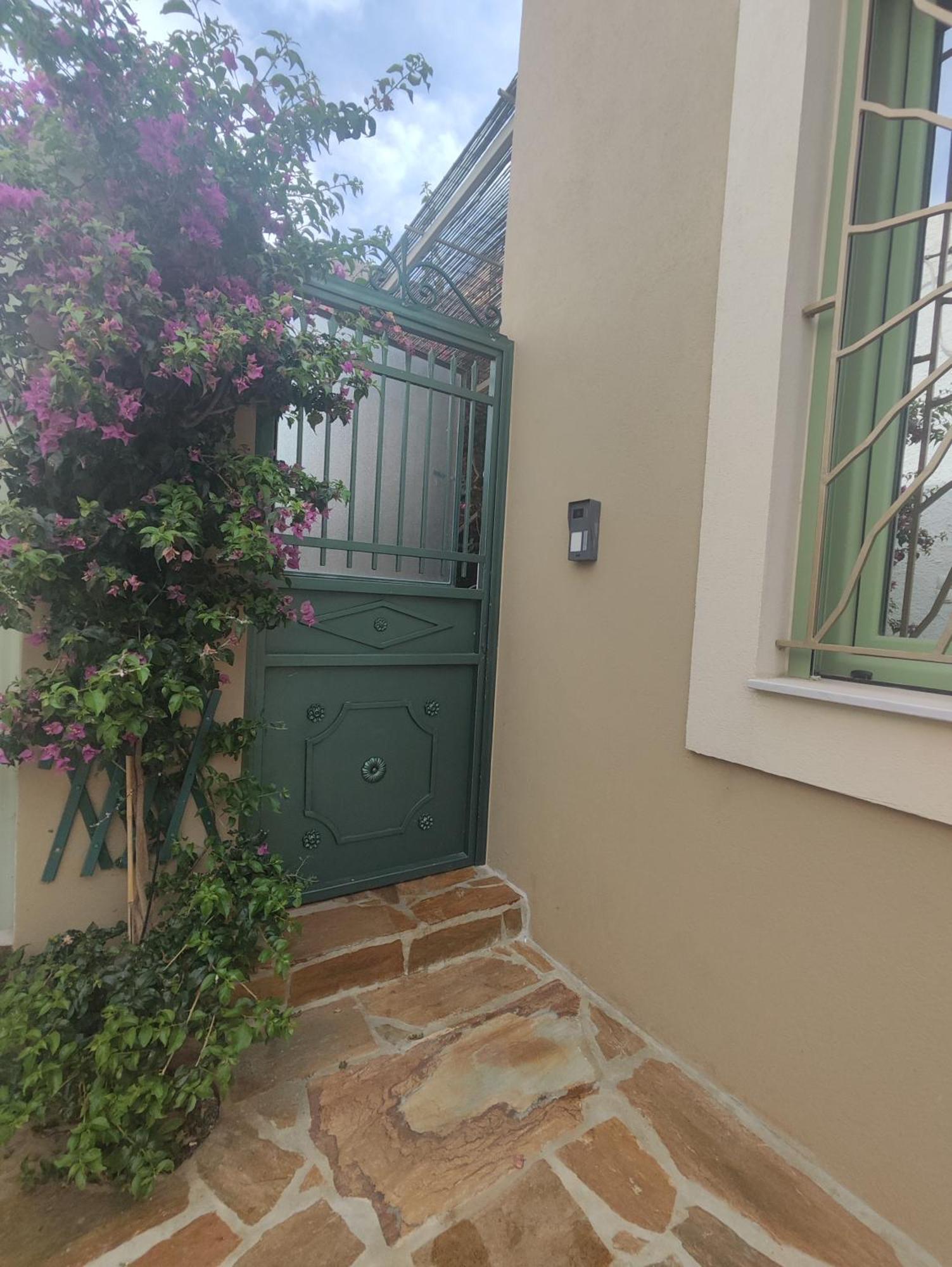 το μικρό σπίτι στον κήπο Apartment *